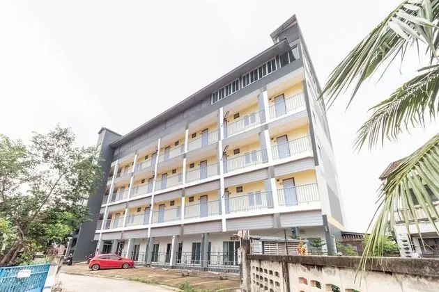 OYO 75363 V Place Apartment