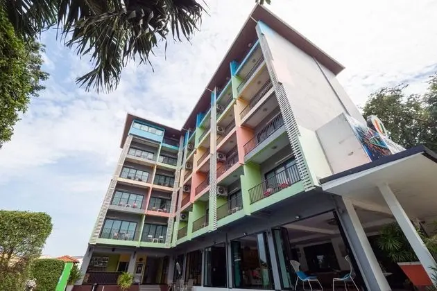 OYO 75367 UD Pattaya Hotel - Dış Mekan