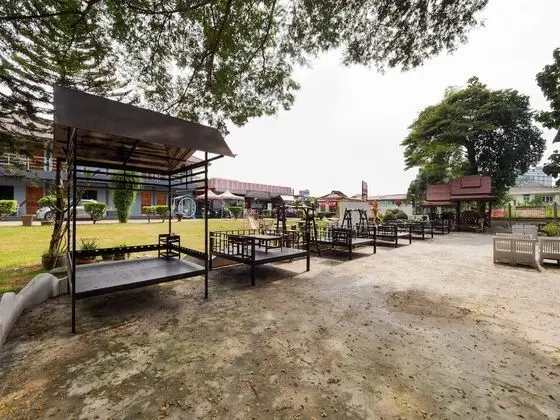 OYO 75370 Saowanee Resort And Apartment - Yerinde Yemek