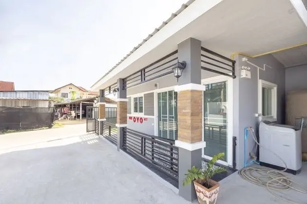 OYO 75383 Danthip Place - Lobi