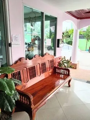 OYO 75399 Choktipparat Place - Lobi