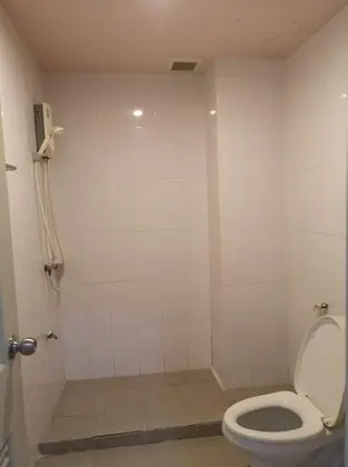OYO 75414 Kjs Pattaya - Banyo Tipleri