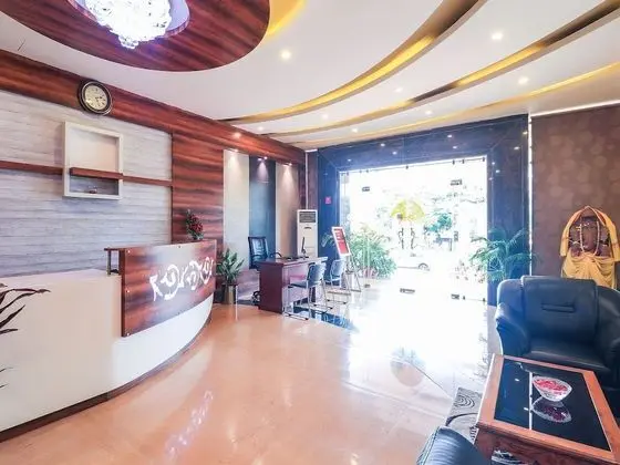 OYO 7583 Hotel Suraj Palace 1 - Lobi