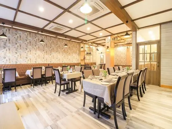 OYO 7583 Hotel Suraj Palace 1 - Yerinde Yemek