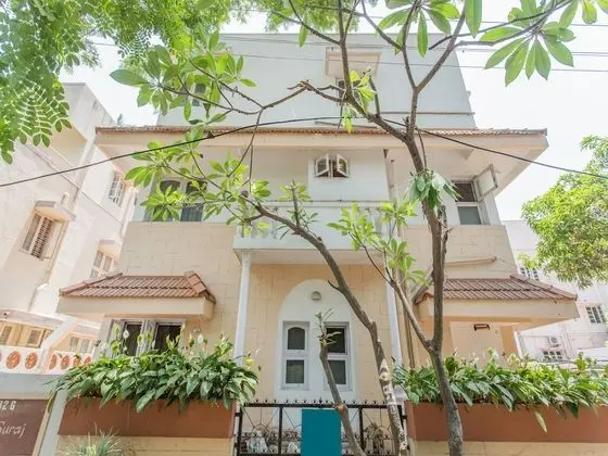 OYO 761 Hermitage Apartments - Dış Mekan