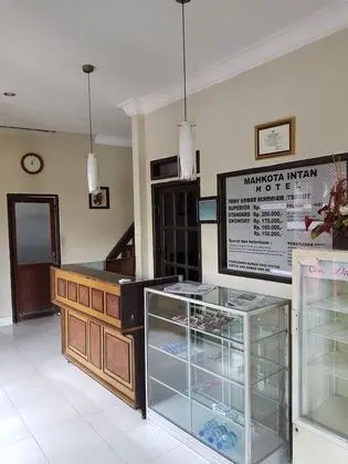 OYO 761 Mahkota Intan Hotel - Lobi