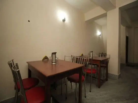 OYO 7620 Hotel Yukim Residency - Yerinde Yemek