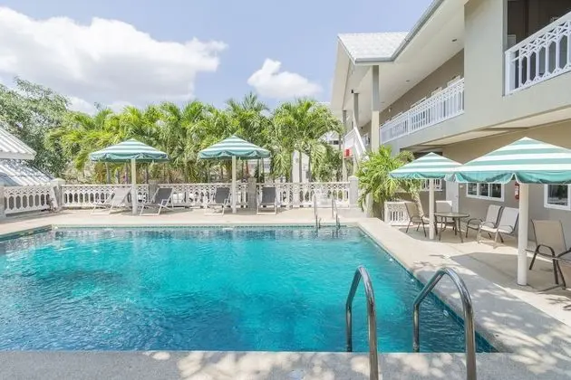 OYO 765 Pom Pom Residence