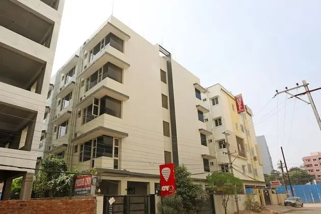 OYO 7672 Pride Inn