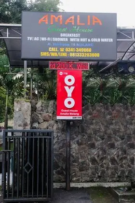 OYO 778 Guest House Amalia Malang