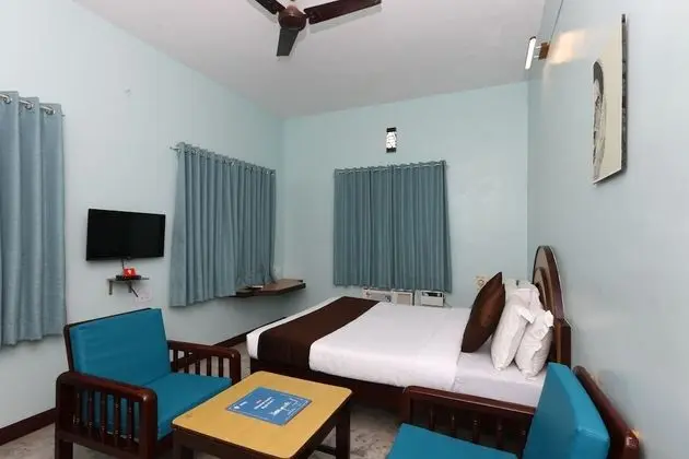 OYO 7829 Santhi inn - Oda