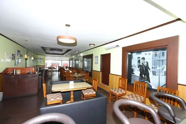 OYO 7829 Santhi inn - Yerinde Yemek