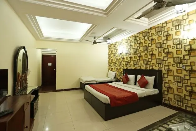 OYO 7844 Hotel Welcome Plaza