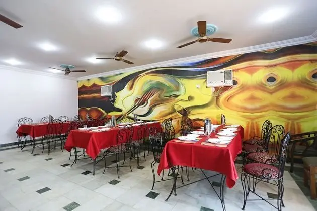 OYO 7844 Hotel Welcome Plaza - Yerinde Yemek