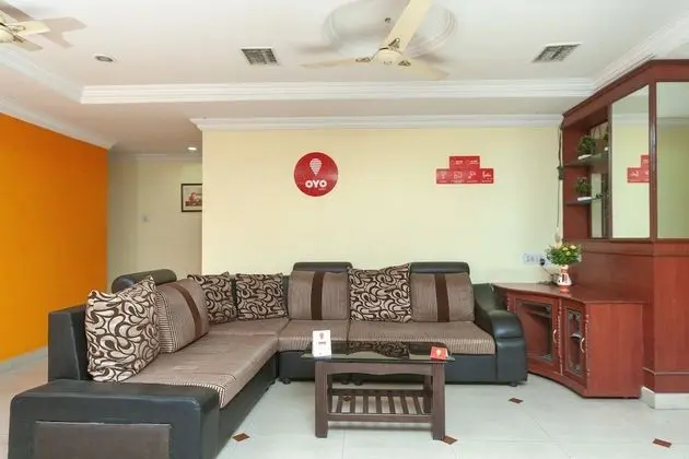 OYO 7853 Pearl Corporate Residency - Lobi