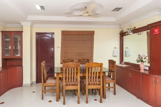 OYO 7853 Pearl Corporate Residency - Yerinde Yemek