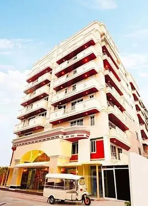 OYO 796 Paradise Sukhumvit Hotel - Dış Mekan