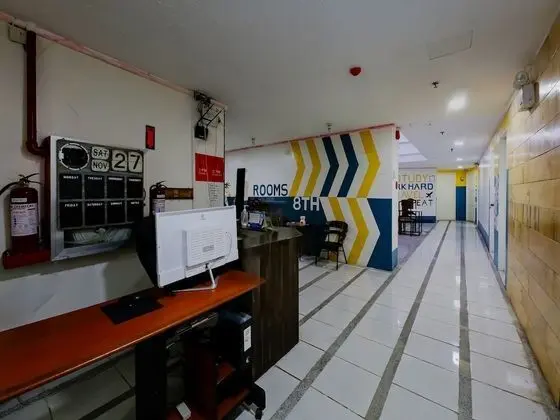 OYO 809 Crowne One Condo - Lobi