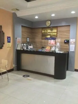 OYO 817 Vista Apartelle