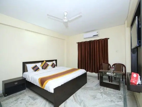 OYO 8170 Hotel Datt Residency