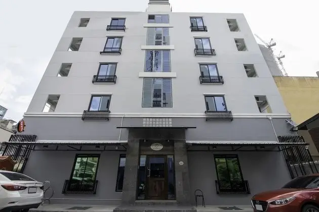 OYO 818 Suksomboon Residence - Dış Mekan