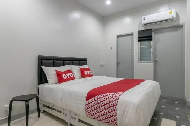 OYO 818 Suksomboon Residence - Oda