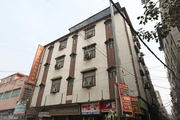OYO 8188 Vardhmaan Inn - Dış Mekan
