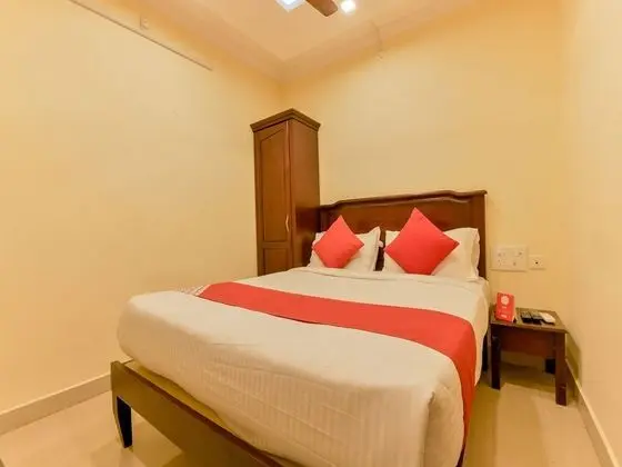 OYO 8214 Malabar Plaza Residency 1 - Oda