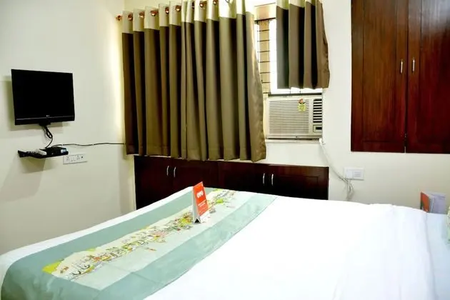 OYO 8244 Hotel Bliss Executive - Oda