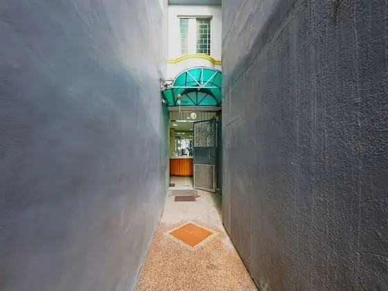 OYO 836 E & H Residences - Dış Mekan