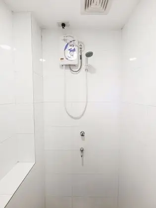 OYO 837 Kysabel Hotel - Banyo Tipleri