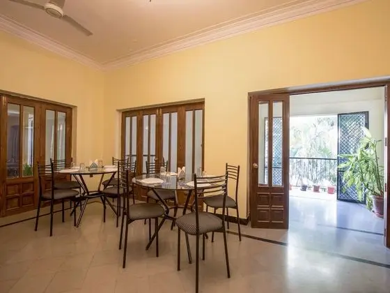 OYO 840 Apartment Near GVK Mall - Yerinde Yemek