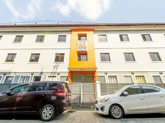OYO 841 Metro Deluxe Residences - Dış Mekan