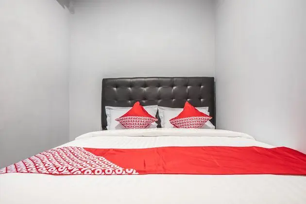 OYO 842 Arafuru Residence