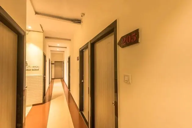 OYO 845 Hotel Kailash Park - Dış Mekan