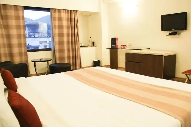 OYO 8450 Hotel Grand Starline - Oda