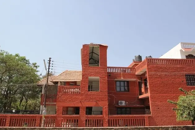 OYO 8472 Gomti Nagar
