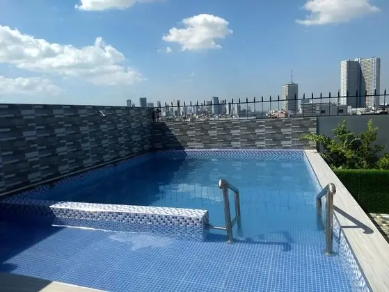 OYO 848 Dona Aurora Condotel - Havuz