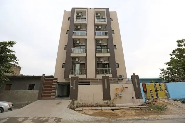 OYO 8481 Le Tara Residency