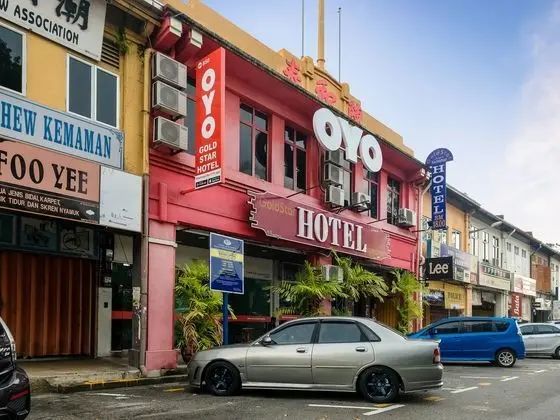 OYO 850 Gold Star Hotel