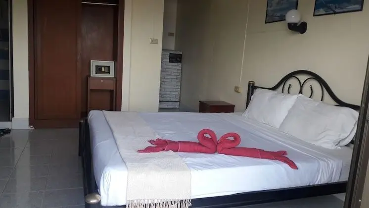 OYO 851 On Hill Residence Patong - Oda