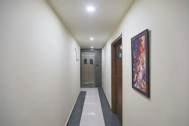 OYO 8526 SD Royal Inn