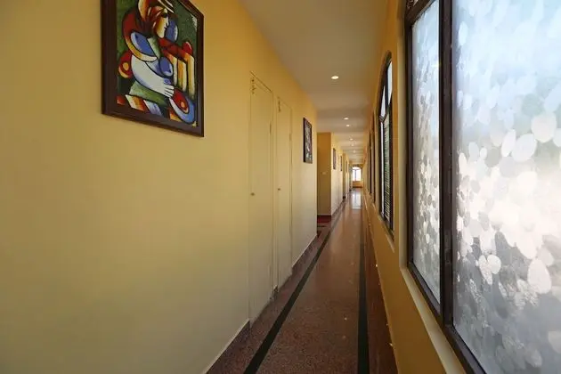OYO 8600 Hotel Deepali Executive - İç Mekan