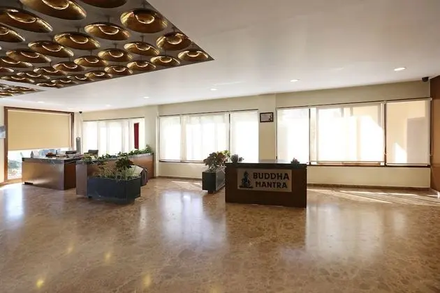 OYO 8600 Hotel Deepali Executive - Lobi