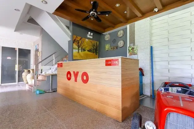 OYO 861 Patong Dynasty Hotel - Lobi