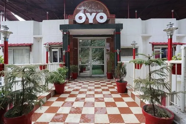 OYO 8637 Shivam Hotel