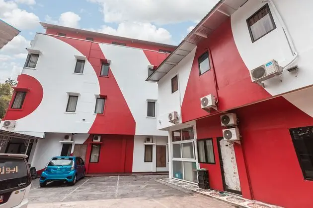 OYO 866 Idola Residence