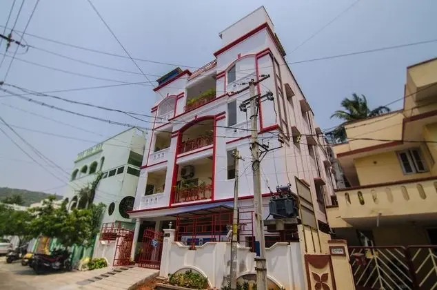 OYO 8671 Sri Krishna Residency - Dış Mekan
