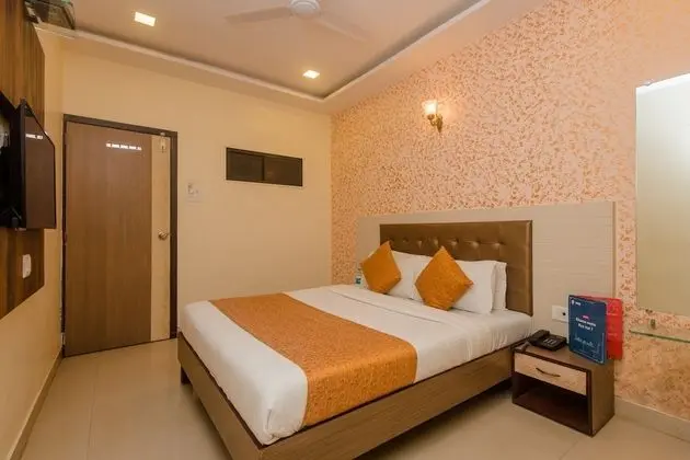 OYO 8678 Hotel Golden Nest - Oda