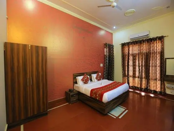 OYO 8681 Hotel Happy Homes
